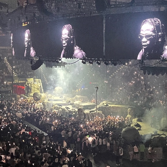 TRAVIS SCOTT OFFICIAL UTOPIA / CIRCUS MAXIMUS TOUR MERCH I KNOW TSHIRT SIZE M - Picture 4 of 4